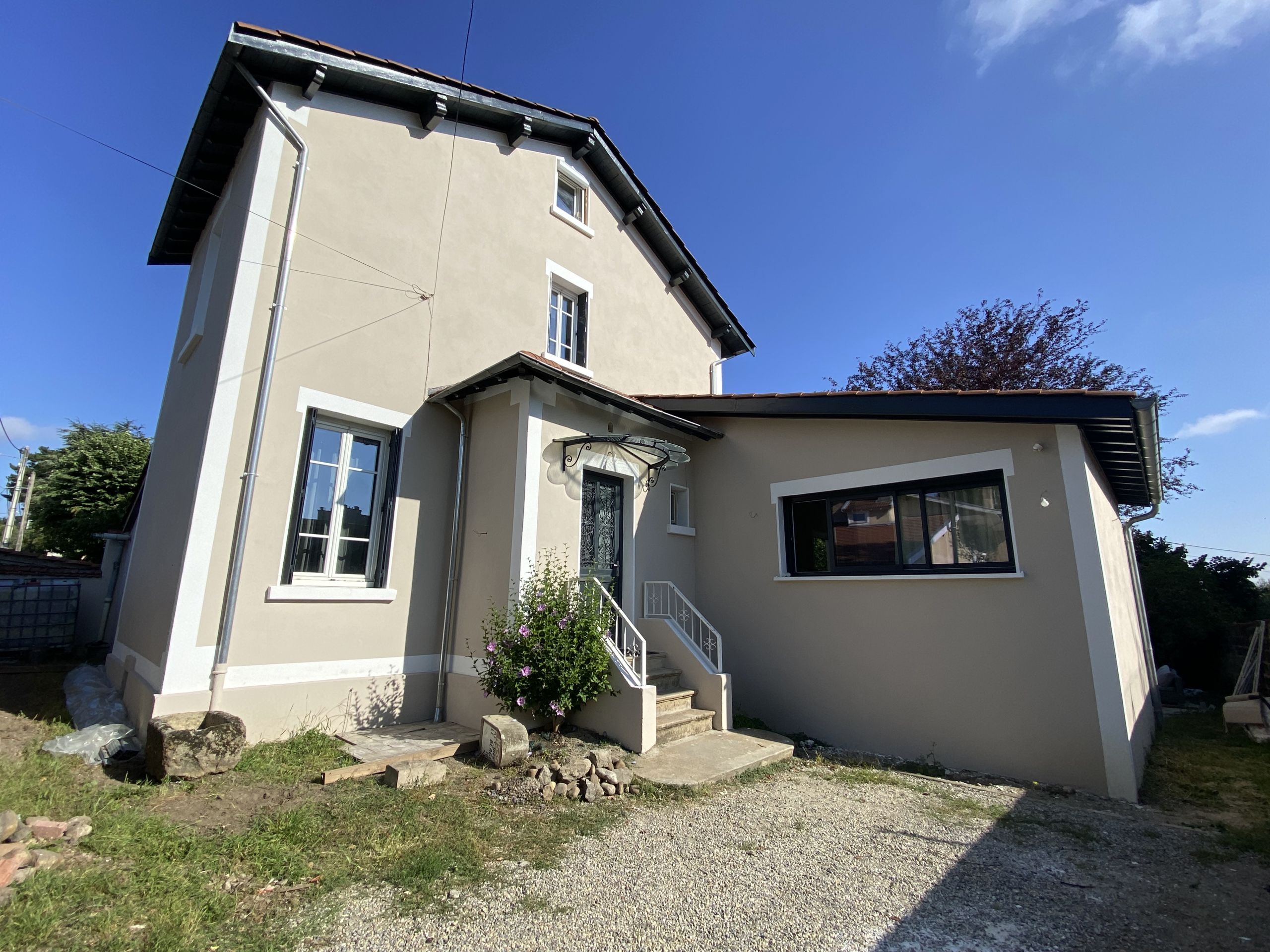 Ravalement de façade à Saint-Genis-Laval